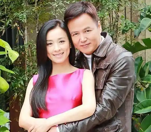 张庭夫妇卷土重来!启动大型线下活动引热议,此前曾差点被封杀