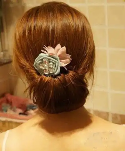 最简单的韩式盘发图解 塑造优雅ol发型小编点评:这样一款漂亮的盘发是