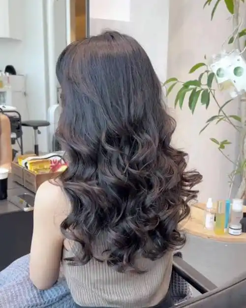 最美女发来袭:长发耳下大卷烫发,优雅时尚尽显气质|卷发|发型|妆容