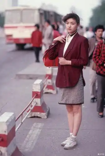 80年代末北京街头的大美女