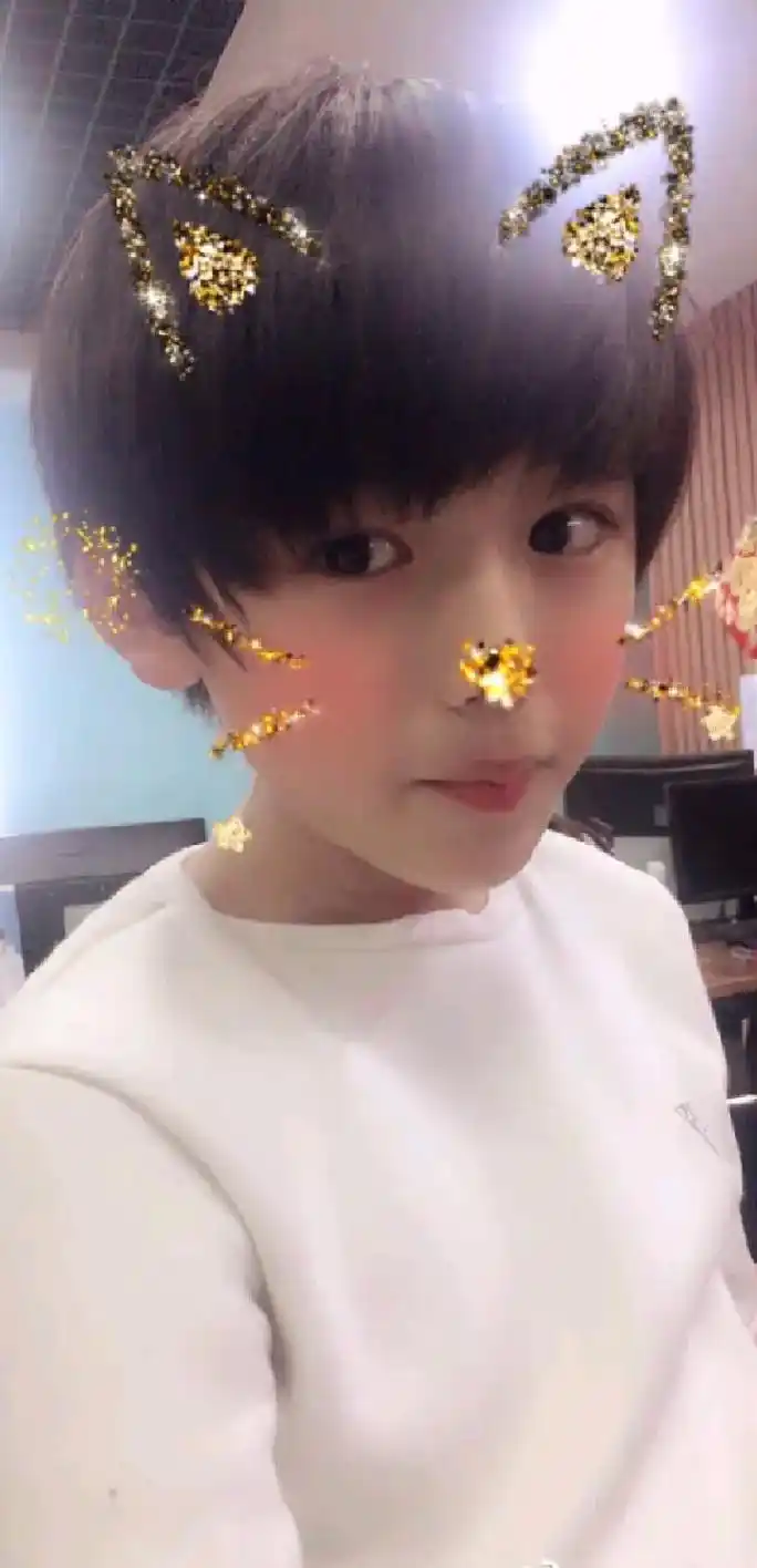 宋亚轩 #宋亚轩小时候 #每一张照片都是满满的回忆  - 抖音