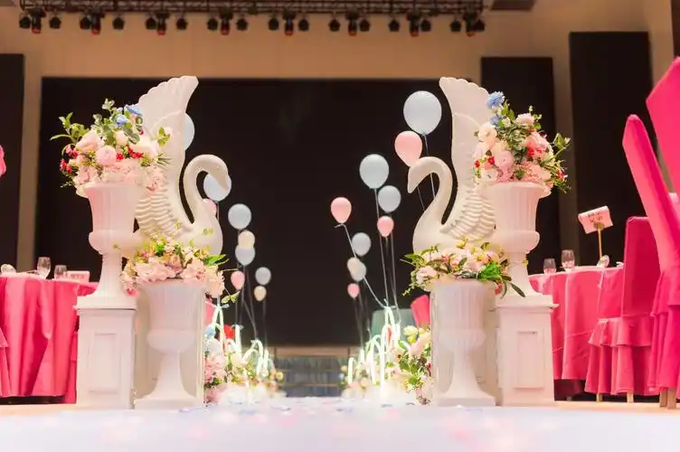 中山东凤婚庆公司东凤婚庆策划 婚庆场景搭建布置 婚纱礼服租赁