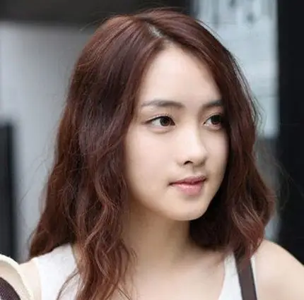 头顶较尖适合什么发型呢4款发型助你轻松解决头型尖困扰