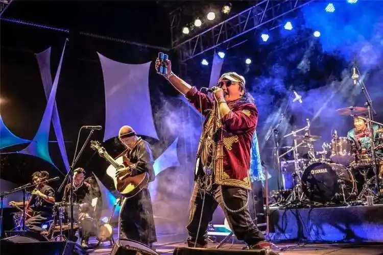 他们是海外最受欢迎的中国摇滚乐队,不接受反驳!