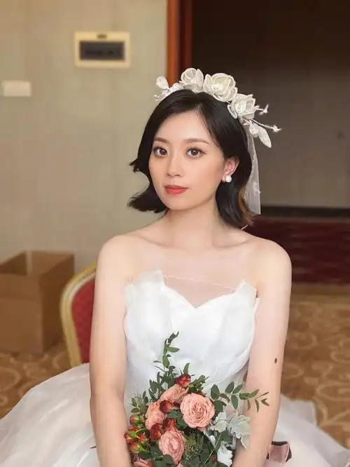 短发新娘婚礼造型