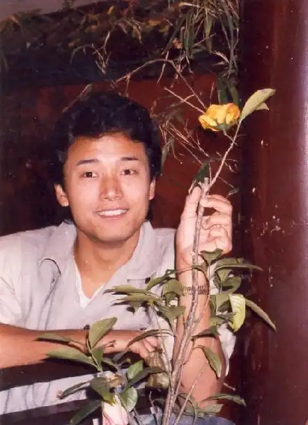 p>苗侨伟 i>(michael miu) /i>,1958年6月18日生于浙江省 a target="