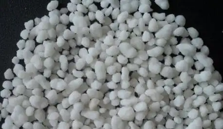 大颗粒尿素近照图