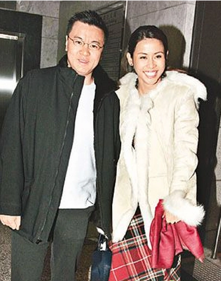 男方身家背景雄厚,热恋时的宣萱曾对外宣布可以随时为了男友放弃事业