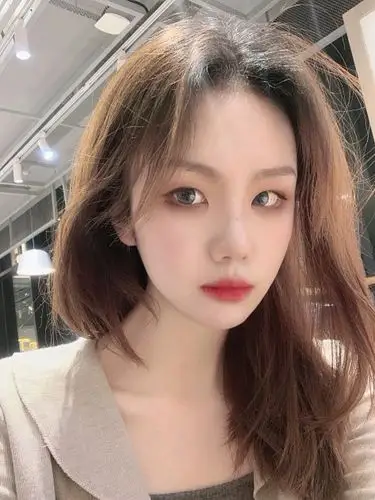 一自拍,就发朋友圈,现在成为了一种习惯,很喜欢涂闪_圈子-新氧美容