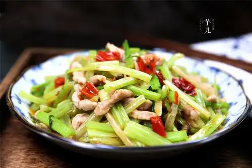 芹菜肉丝加这两样一起炒美味鲜香上桌被疯抢下饭更下酒