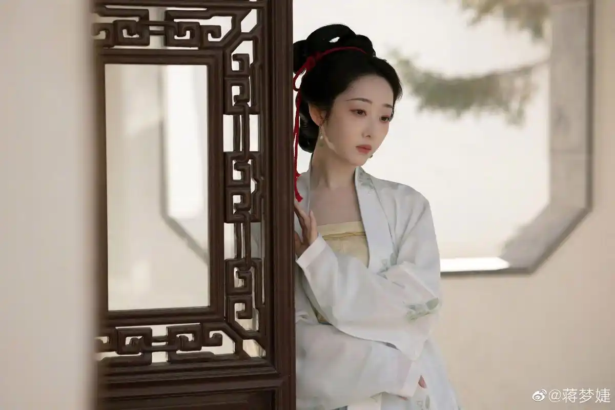 蒋梦婕的古装造型每次都不会让人失望,她真的好适合古装