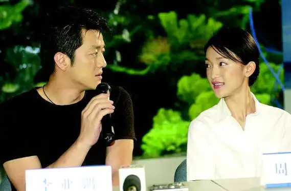 命运·海滩·海底世界 ―――传闻外面的李亚鹏与周迅(组图)