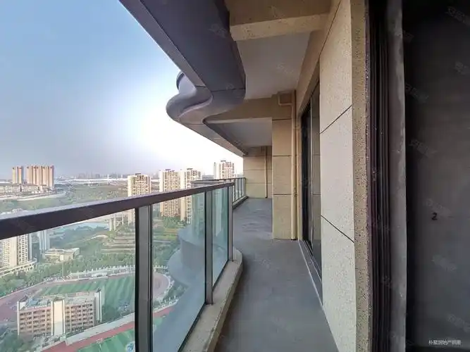 星悦北恒紫云4室2厅3卫274.83㎡南北400万