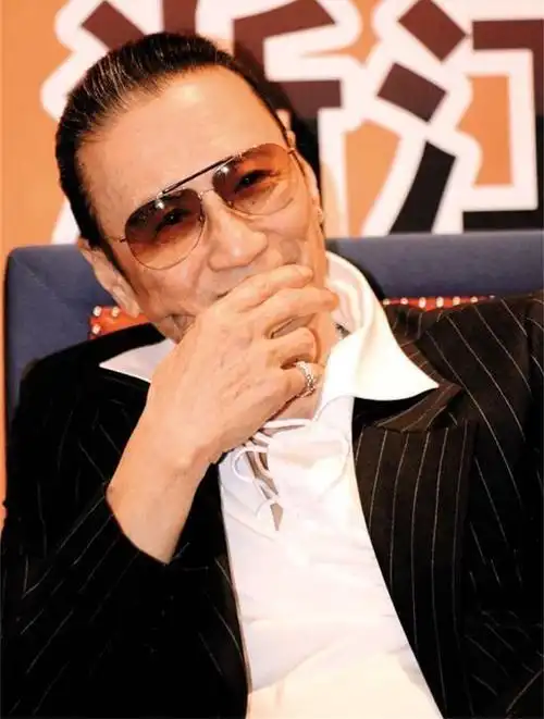 谢贤一生风流,5个女友两段婚姻,掌掴曾江是作秀还是真性情(2)-度小视