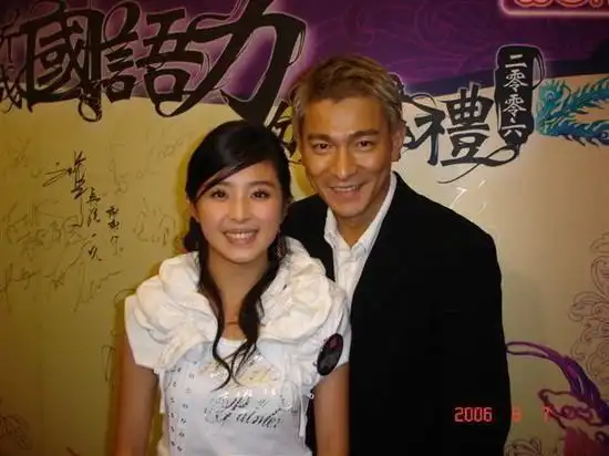 刘亦菲干爹最好张含韵靠干爹翻身她因干爹跳楼干爹差别太大