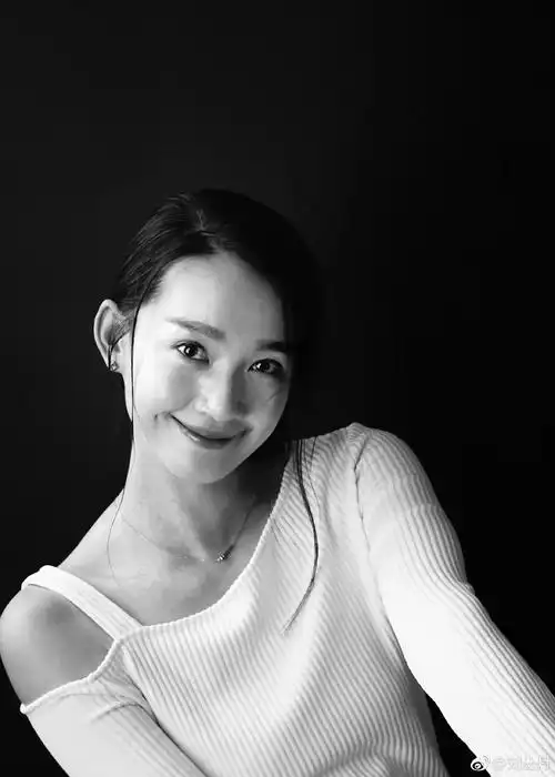 刘聪(刘丛丹)是不是典型的书卷气美女?