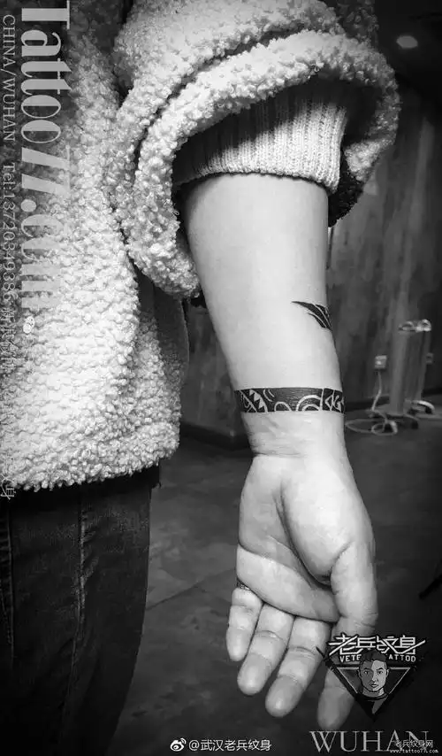 黑色图腾手环纹身图案
