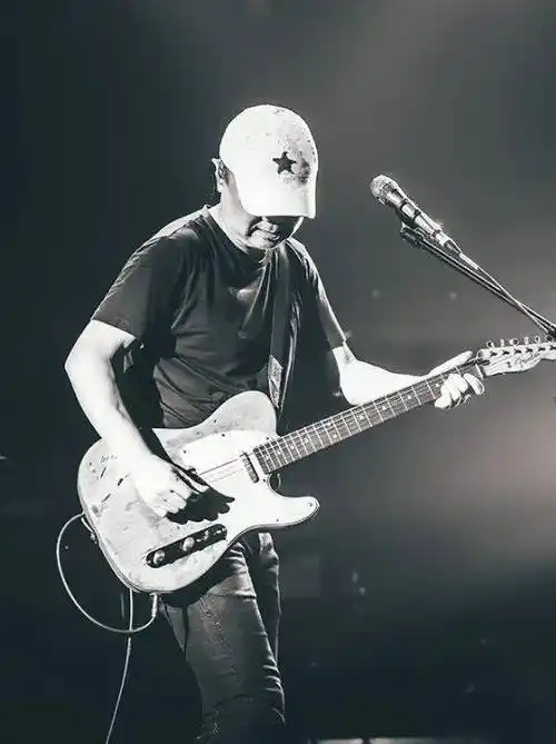 崔健,他走在中国摇滚的新长征路上,即将来到温州!