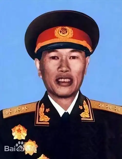 杨迪回忆1954年4月邓华代司令员乘坐轻油车独特式地凯旋回国