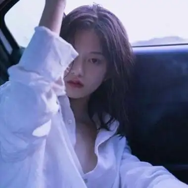 阳光美女精致侧颜微信头像女生霸气高冷