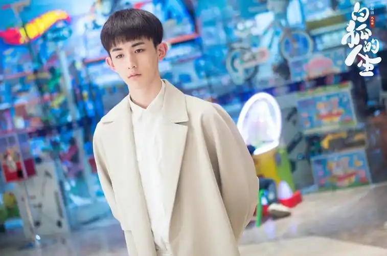 郭俊辰新剧《白狐的人生》热播 帅气颜值和纯熟演技大受好评