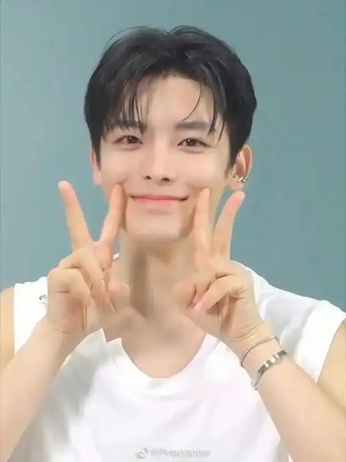 倪妮|刘亦菲|侯明昊|曾舜晞|女明星_网易订阅