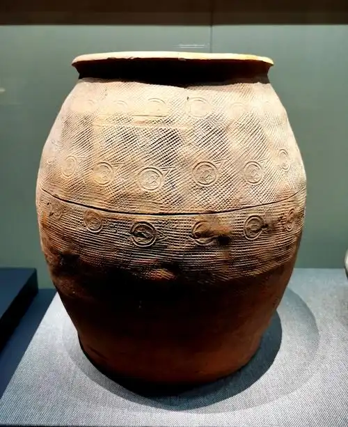 东汉五铢钱纹陶罐