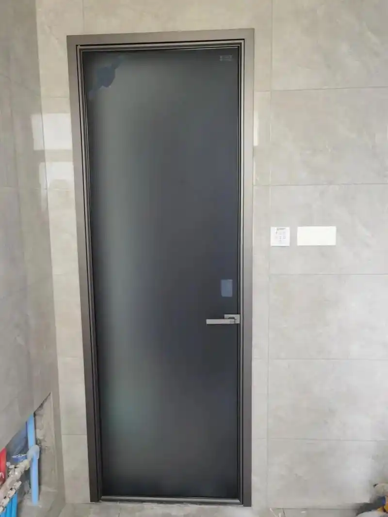 灰色油纱玻璃门,选灰框还是黑框好看