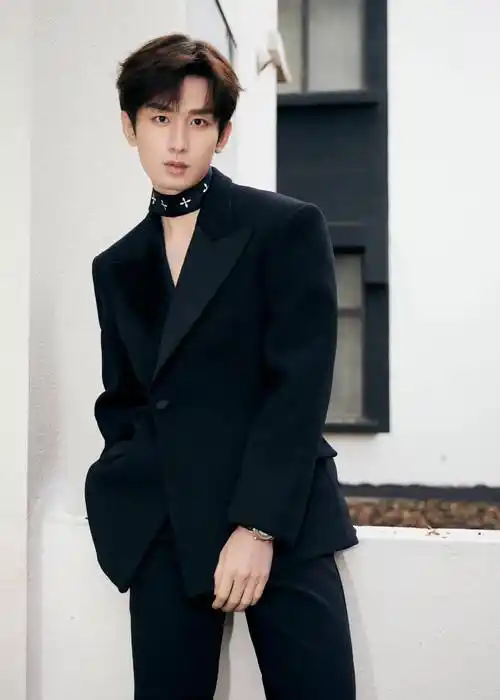 赵丽颖 杨洋 任嘉伦 董子健 宋佳 刘琳 井柏然 张彬彬_阵容_摩西_官宣