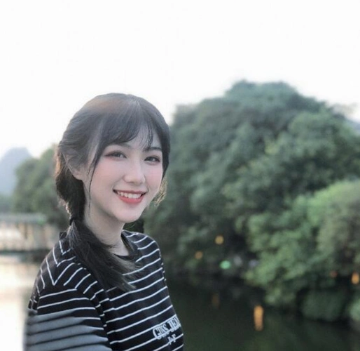 抖音钟婷xo个人资料简介作品风格深受抖友怜惜