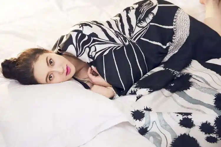 演员赵柯写真 诠释新年新气象