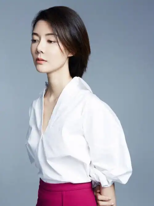 车晓的眼光很独特服装穿搭看似很简约的设计但却高级感满满