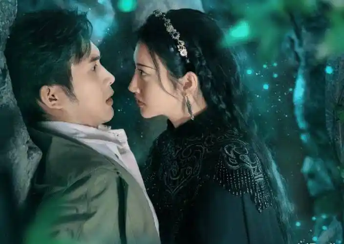 《司藤》最强售后,张彬彬景甜合体出镜,戏外真实关系一目了然_互动