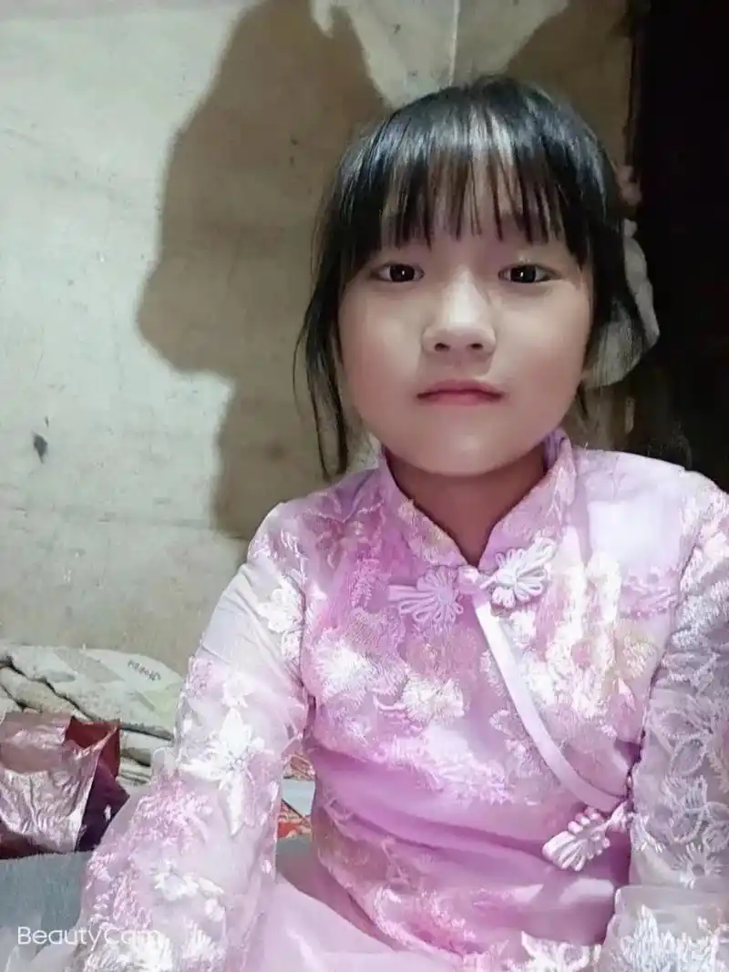 这个11岁的小女孩家住湖南省衡阳常宁市柏坊镇万新村尤子组,在2023年