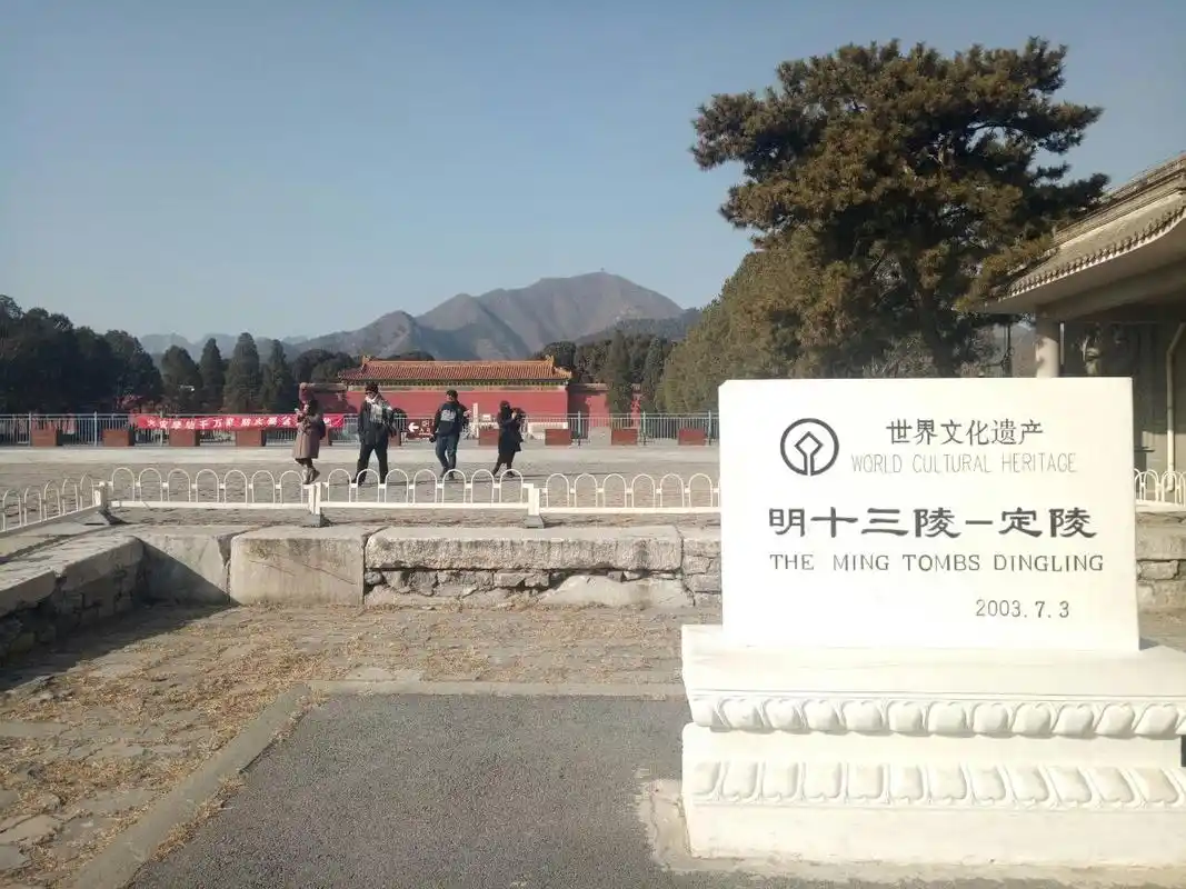 不到地宫就不算到过定陵,定陵因为十三陵唯一被挖掘的地宫而闻名.