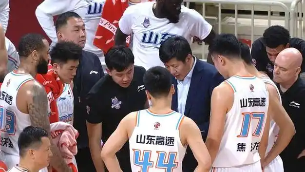 时间的最后时刻,他两次造犯规并罚进了6次罚球,帮助山东队将比分追平