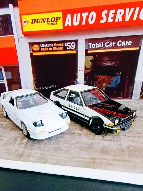 99用这两款多美卡小车致敬头文字d,拓海的ae86,凉介的fc(马自达rx-7