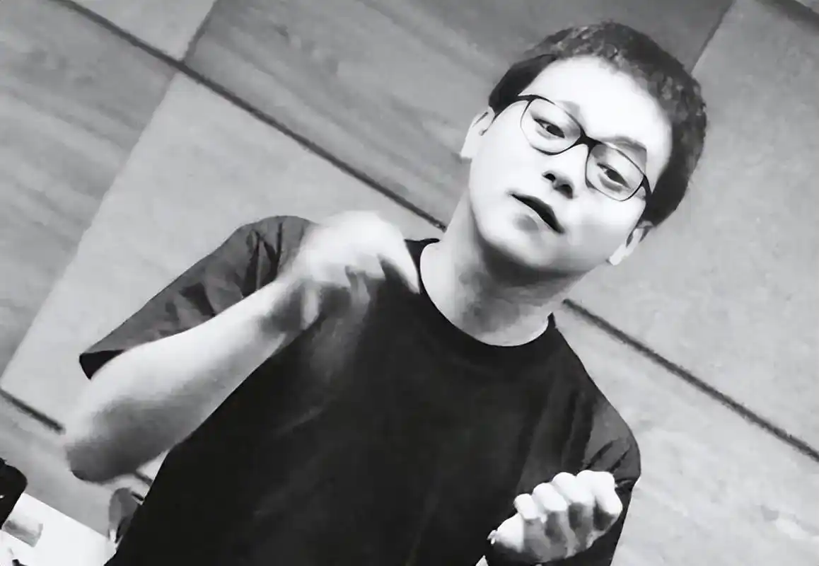 回顾:53岁窦唯近照曝光:"穷困潦倒",已"成仙"