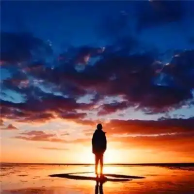 超火超好看的背影头像男生