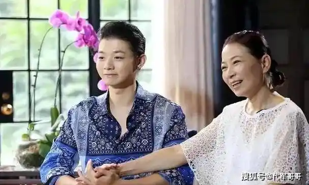 甜歌女神仲小萍:为了儿子30年不嫁,最终却落得凄惨的下场_生活_孩子