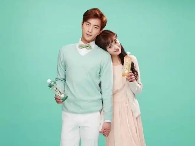 郑爽一部剧换一张脸事业一落千丈曾经为爱整容都是假象