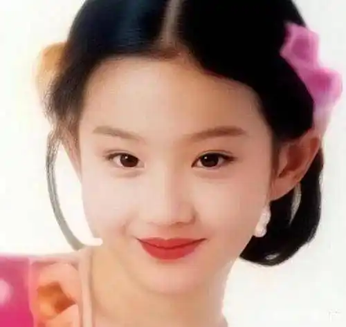 刘亦菲小时候