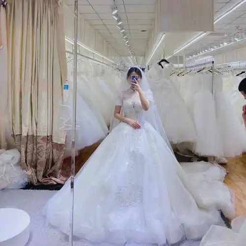 成都还能租到这么便宜的婚纱礼服