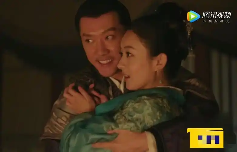 冯绍峰抱赵丽颖很直接,谁注意他手在哪?网友:老公的待遇!