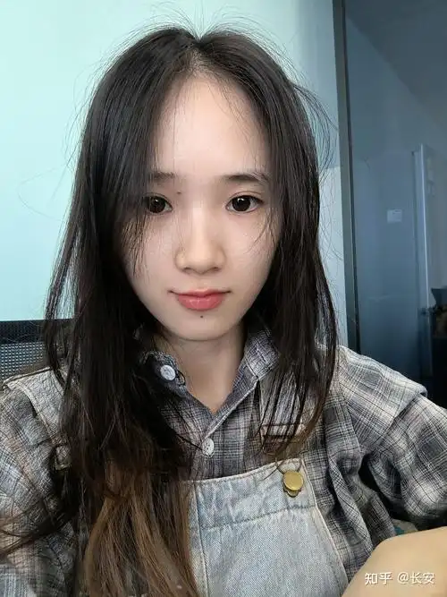 有人会喜欢身高一米五脸还长得很幼态的女生吗? - 知乎