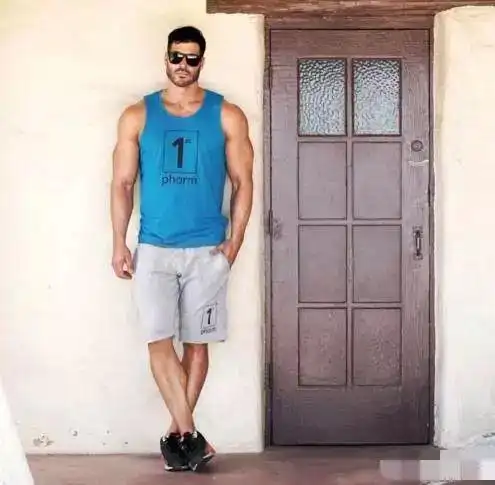 身高2米的肌肉树男宠老婆竟然都是这姿势我酸了