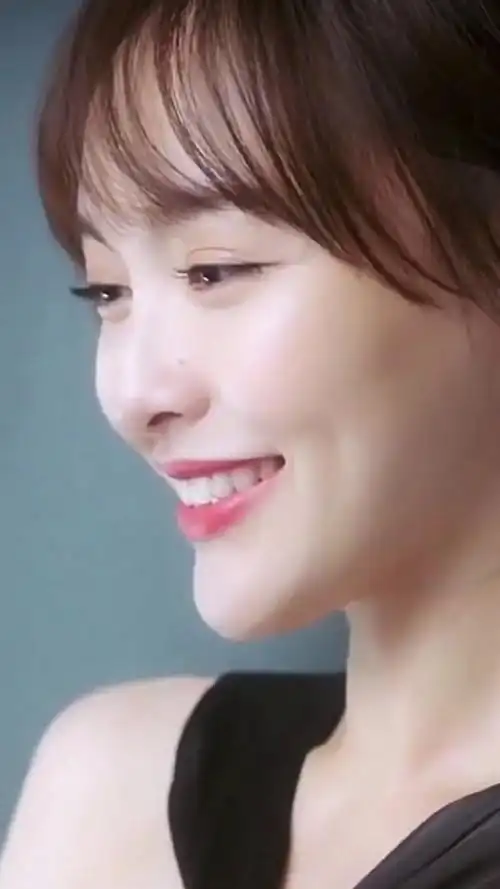 唐嫣的侧脸看着好美啊