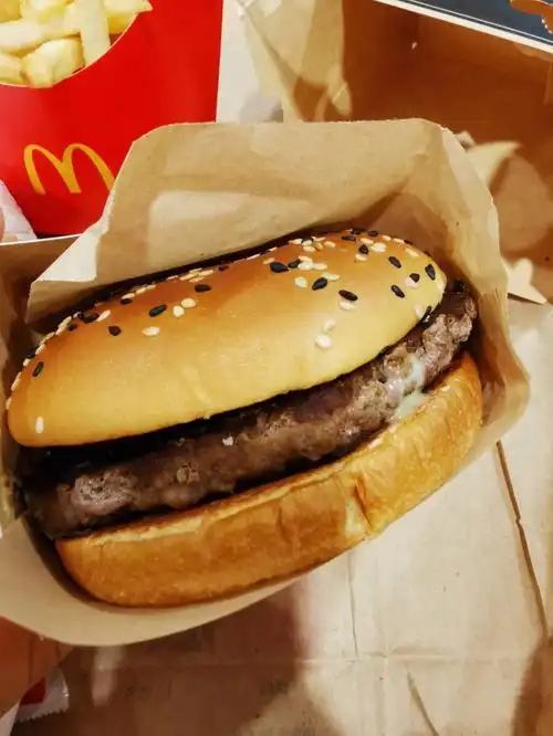 牛肉也没有很香,整体就很一般,我觉得还不如双层吉士汉堡#麦当劳新品