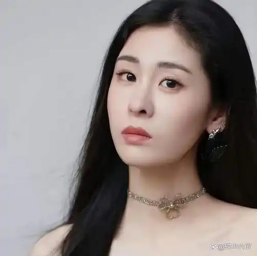 在这个北京时间的9月26号,我们看到了一则令人感动的消息,歌手张碧晨