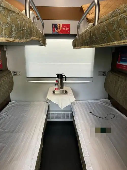 谁能告诉我绿巨人的一二等座有何区别?